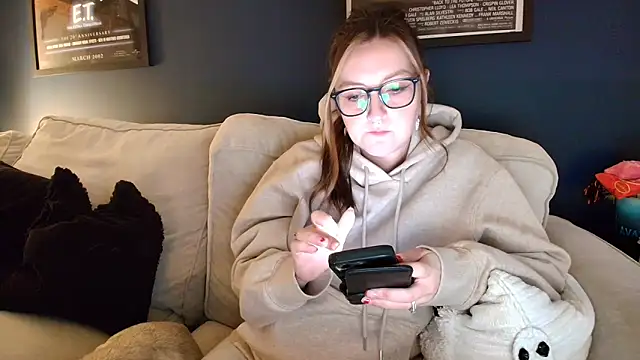 Snapshot of short_sweetpea chatting on February 3, 2026, 4:23 pm short sweetpea online show from February 3, 2026, 4:23 pm