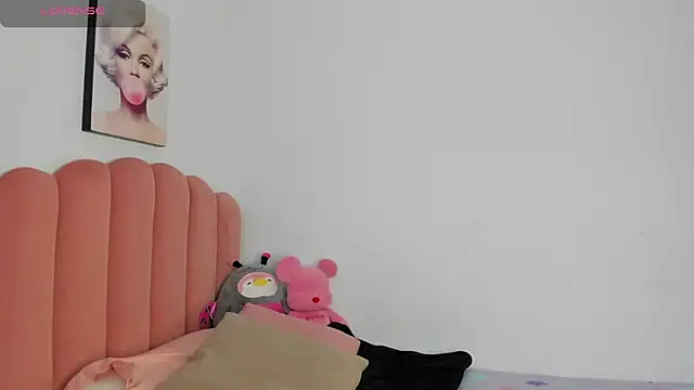 julieth sanz online show from March 7, 2025, 8:34 am