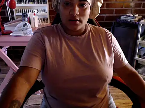 Hilarybunnyy online show from March 9, 2026, 5:16 pm