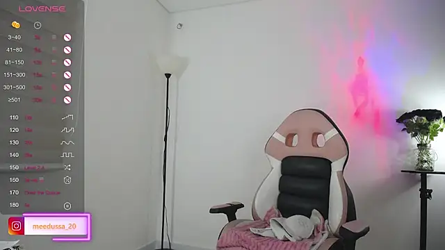 Snapshot of meedussa_20_ chatting on November 3, 2025, 7:24 am meedussa 20 online show from November 3, 2025, 7:24 am