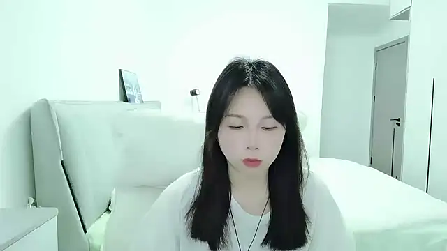 Sunset glow online show from December 17, 2025, 3:11 am