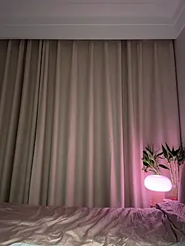 sphynx- - online show from November 30, 2025, 1:23 pm