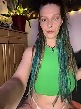 MenaDreadfull online show from March 12, 2026, 7:18 pm