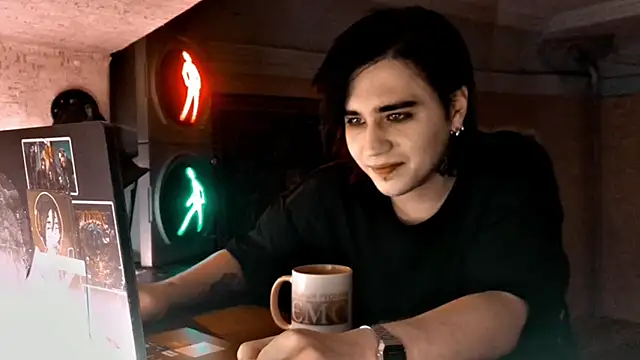 Snapshot of sademobeer chatting on February 6, 2026, 12:06 am sademobeer online show from February 6, 2026, 12:06 am