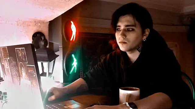 Snapshot of sademobeer chatting on February 9, 2026, 9:57 pm sademobeer online show from February 9, 2026, 9:57 pm