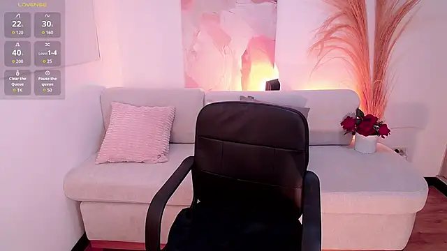 VictoriaLeia online show from October 12, 2025, 11:28 pm