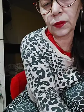 Snapshot of Love_Tina56 chatting on December 17, 2025, 5:56 am Love Tina56 online show from December 17, 2025, 5:56 am