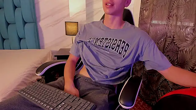 Tyler Cold online show from October 6, 2025, 7:14 pm