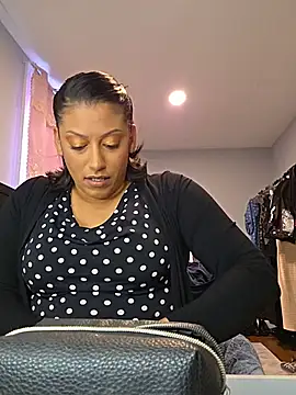 Snapshot of Nikkierosee chatting on August 2, 2026, 12:14 pm Nikkierosee online show from August 2, 2026, 12:14 pm