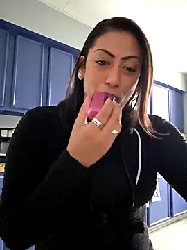 Snapshot of Nikkierosee chatting on March 3, 2026, 3:08 pm Nikkierosee online show from March 3, 2026, 3:08 pm