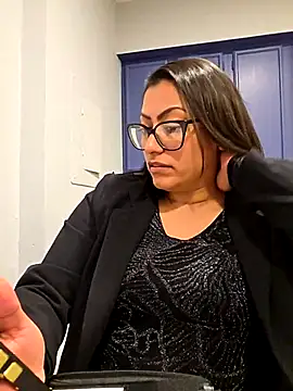 Snapshot of Nikkierosee chatting on January 6, 2026, 12:14 am Nikkierosee online show from January 6, 2026, 12:14 am