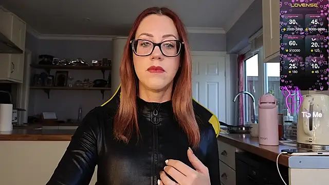 stripmequick online show from October 27, 2025, 1:23 pm