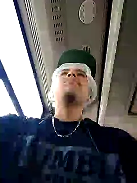 AlexAlejandro13 online show from November 4, 2025, 3:05 pm