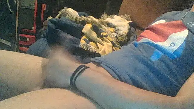 AlexAlejandro13 online show from November 25, 2025, 1:39 am