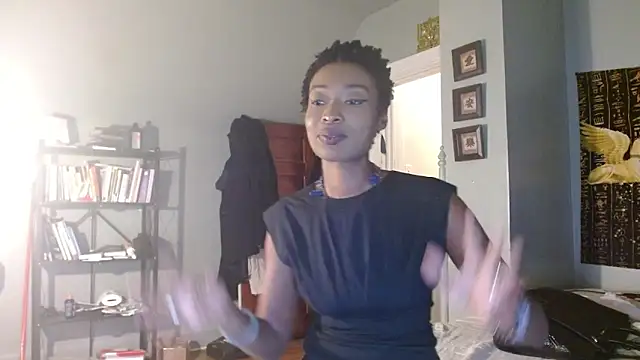 courtneyfmty online show from October 14, 2025, 4:51 pm