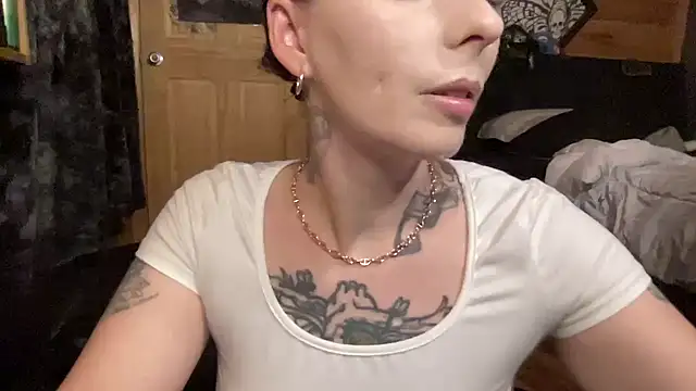 TeenyDoll online show from June 4, 2026, 2:49 am