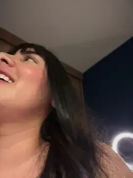 Snapshot of Roxxannne chatting on May 9, 2026, 12:25 am Roxxannne online show from May 9, 2026, 12:25 am