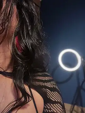 Snapshot of Roxxannne chatting on February 20, 2026, 1:24 am Roxxannne online show from February 20, 2026, 1:24 am