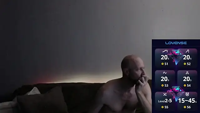 MaxRouger online show from November 12, 2025, 6:28 am