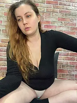 CandyShoopp online show from April 12, 2026, 4:32 pm