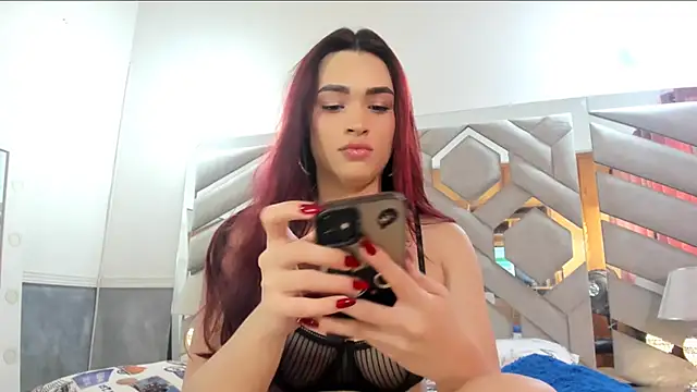 Snapshot of alexandra_fire69x chatting on September 22, 2025, 8:37 pm alexandra fire69x online show from September 22, 2025, 8:37 pm