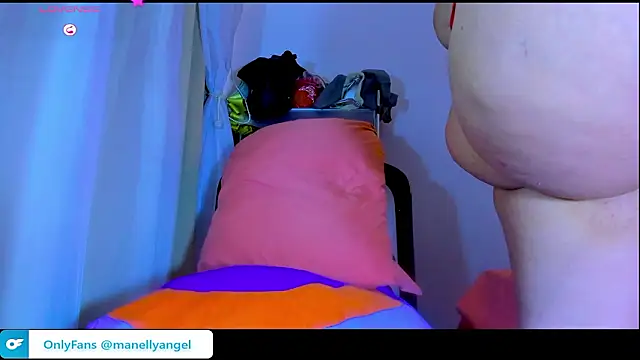 Snapshot of ashelydainii chatting on February 13, 2026, 9:26 pm ashelydainii online show from February 13, 2026, 9:26 pm