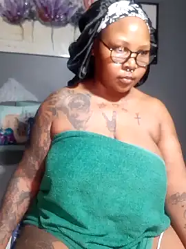 PearlSexxy69 online show from March 15, 2025, 6:32 pm
