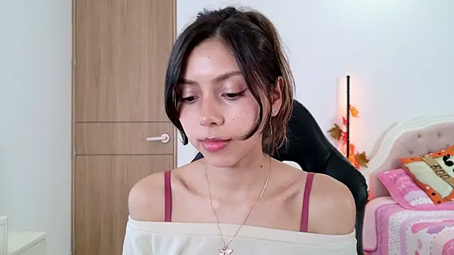 Snapshot of Sensualtease chatting on October 21, 2025, 8:30 pm Sensualtease online show from October 21, 2025, 8:30 pm