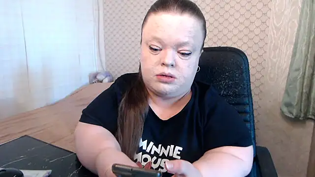 Janiffer MiMi online show from May 3, 2026, 3:48 pm