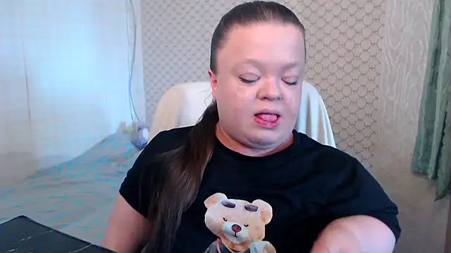 Janiffer MiMi online show from May 29, 2026, 4:13 pm