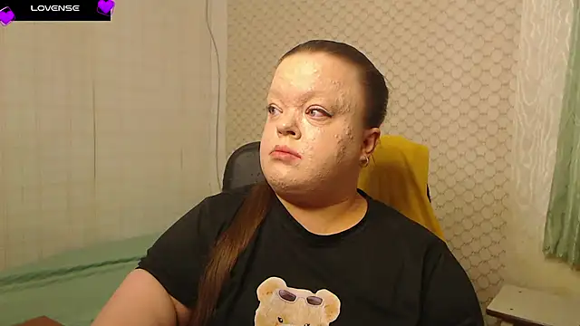 Janiffer MiMi online show from April 4, 2026, 2:12 pm