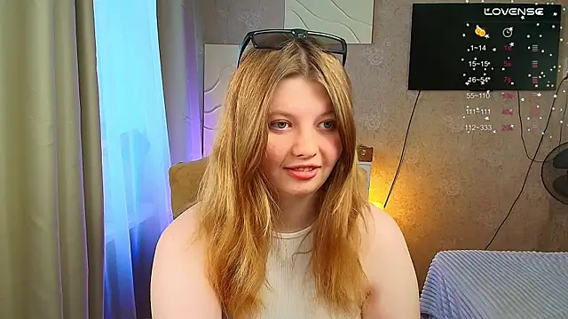 Vivian cutie online show from October 12, 2025, 12:28 pm