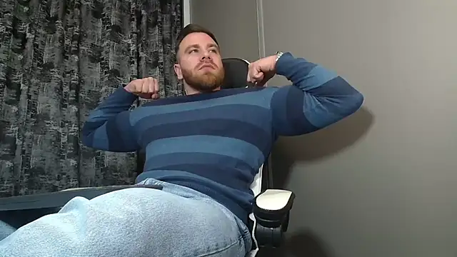 Snapshot of Thori92 chatting on February 17, 2026, 6:16 pm Thori92 online show from February 17, 2026, 6:16 pm