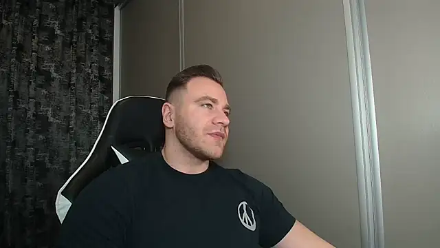 Snapshot of Thori92 chatting on February 27, 2026, 5:57 pm Thori92 online show from February 27, 2026, 5:57 pm