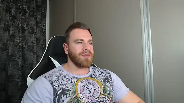 Snapshot of Thori92 chatting on February 12, 2026, 5:34 pm Thori92 online show from February 12, 2026, 5:34 pm