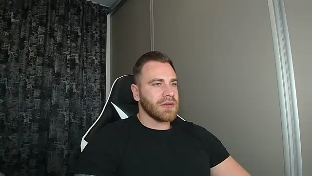 Thori92 online show from October 28, 2025, 6:07 pm