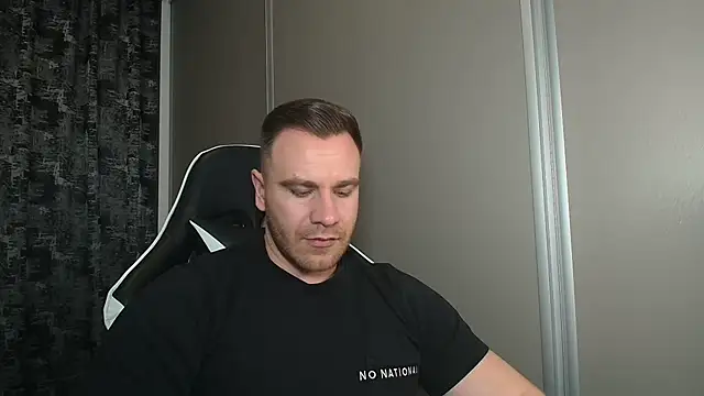 Snapshot of Thori92 chatting on February 28, 2026, 5:45 pm Thori92 online show from February 28, 2026, 5:45 pm