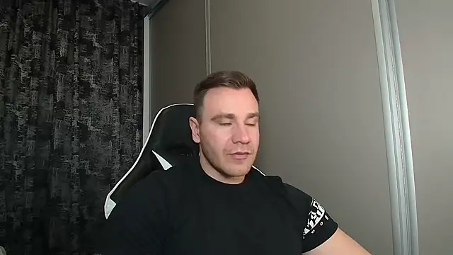 Snapshot of Thori92 chatting on February 24, 2026, 6:31 pm Thori92 online show from February 24, 2026, 6:31 pm