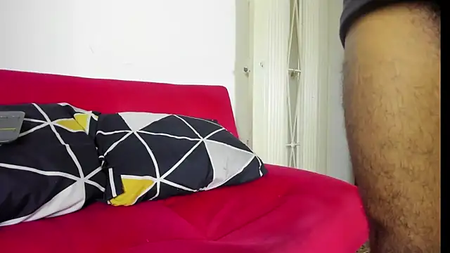 Snapshot of sweatyhairypig23 chatting on March 11, 2026, 8:08 am sweatyhairypig23 online show from March 11, 2026, 8:08 am