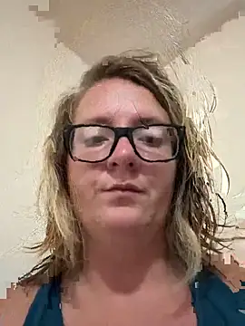 Lizzyloo online show from September 17, 2025, 2:08 pm