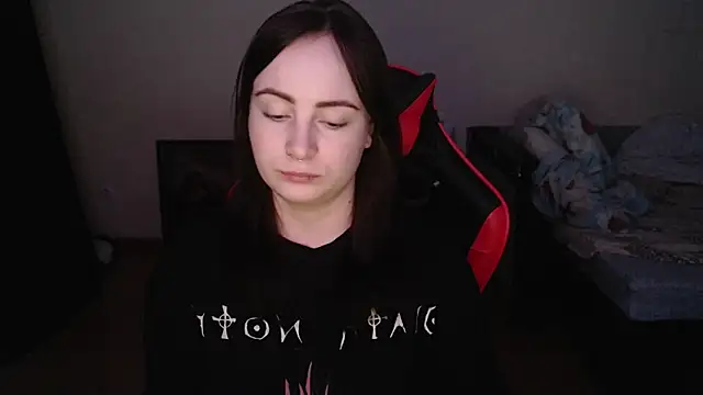 Snapshot of Laralianna chatting on December 18, 2025, 10:57 pm Laralianna online show from December 18, 2025, 10:57 pm