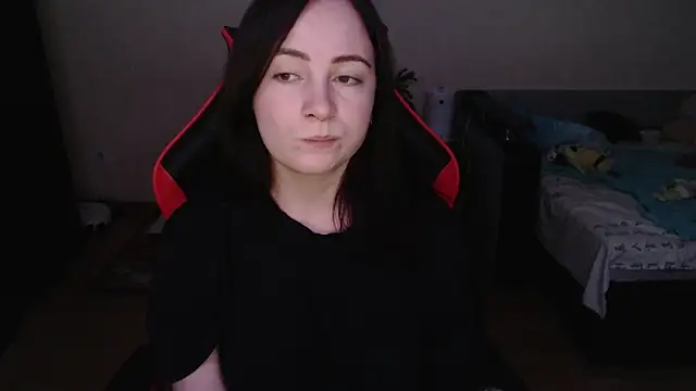 Snapshot of Laralianna chatting on November 11, 2025, 12:16 am Laralianna online show from November 11, 2025, 12:16 am