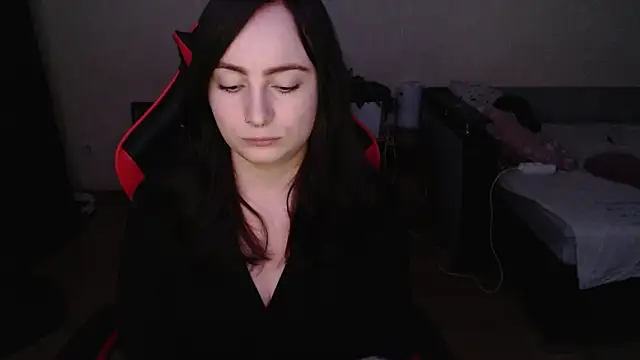 Snapshot of Laralianna chatting on February 24, 2026, 6:53 pm Laralianna online show from February 24, 2026, 6:53 pm