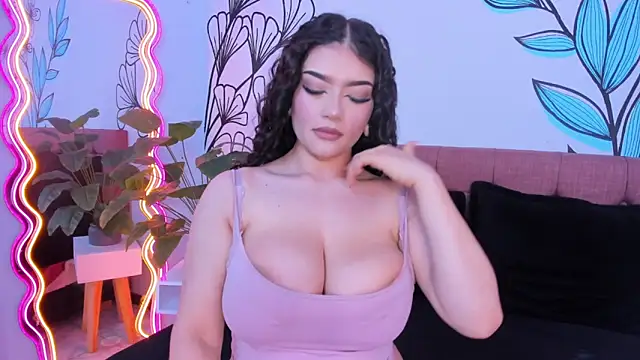 Sweet Ariadna  online show from March 16, 2025, 12:11 pm