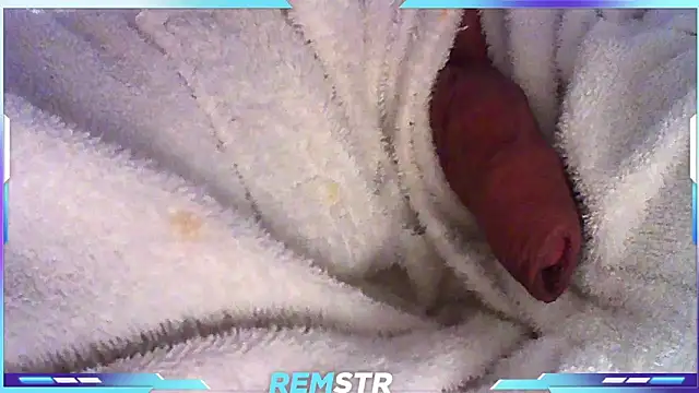 Snapshot of Remstr chatting on October 12, 2025, 8:32 pm Remstr online show from October 12, 2025, 8:32 pm