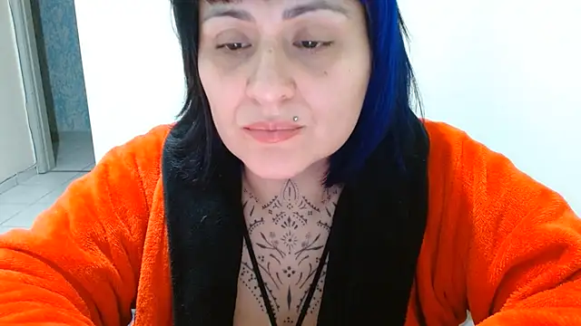 vaholiver online show from June 12, 2026, 10:51 pm