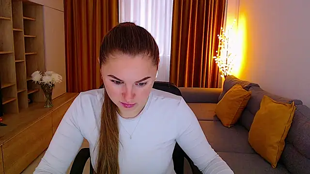  Mia Adams online show from October 10, 2025, 9:54 am