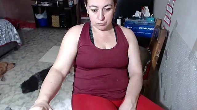 Barbiegomez online show from April 16, 2026, 6:41 pm