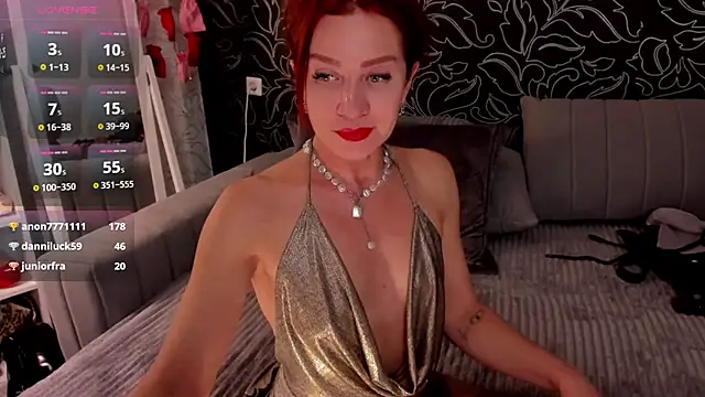 Snapshot of Jullia_Moor chatting on January 29, 2025, 7:46 am Jullia Moor online show from January 29, 2025, 7:46 am
