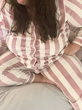 Snapshot of sweeti_Em chatting on January 31, 2026, 7:12 pm sweeti Em online show from January 31, 2026, 7:12 pm